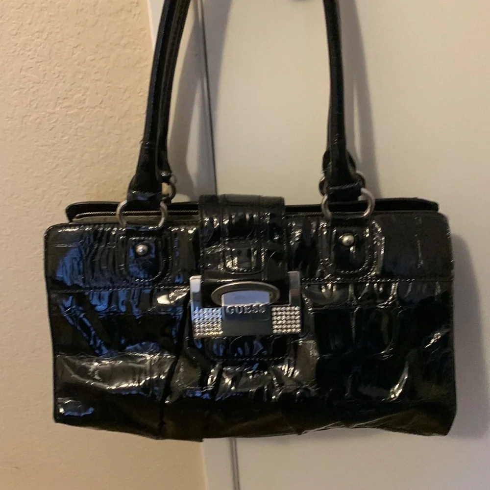 Guess patent leather purse - Picture 5 of 5
